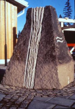 Fjällfors (del 1 av skulpturgruppen Livsvatten)