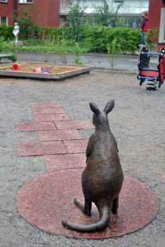 Två kängurur & ett hopp