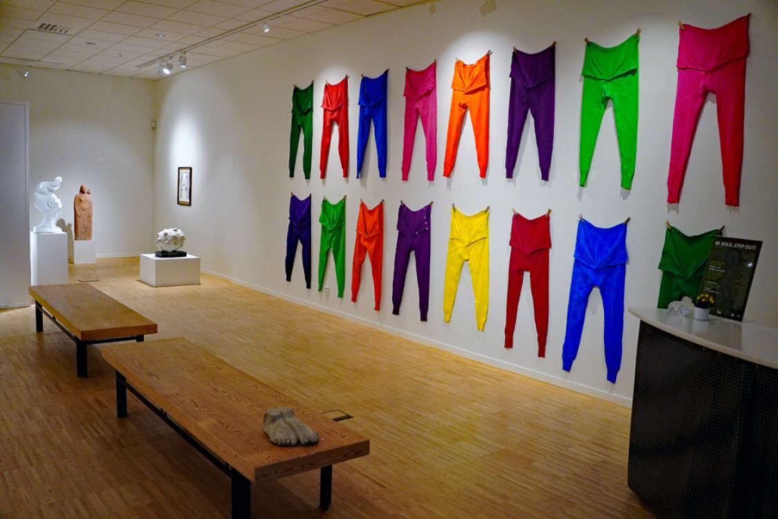 <h1><a href='/medlemmar/olle-magnusson'>Olle Magnusson</a></h1><h4>"Army of Lovers" Kiruna Konsthall Aurora. Försvarets färgade långkalsonger. 'Be bold .. Step out' Skulptörförbundet 50 år. 2025</h4>